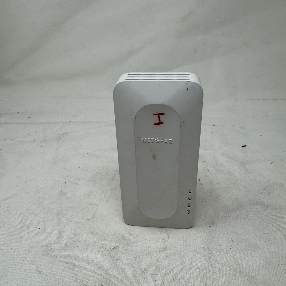 Netgear AX1600 Mesh Extender EAX11V2 Wi-Fi Range White Dual-Band Beamforming